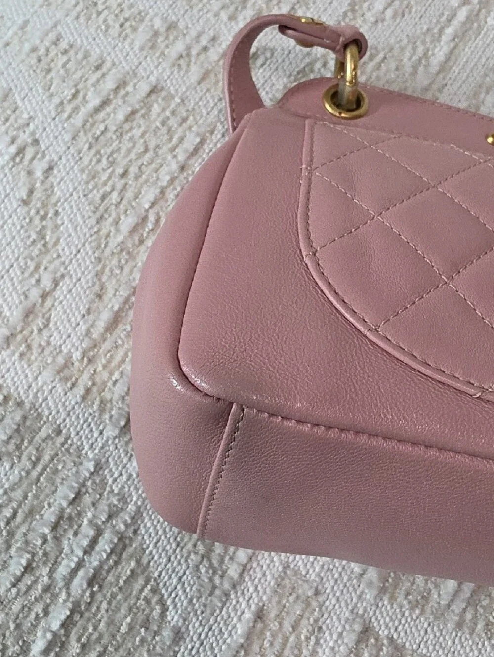 CHANEL Pink Quilted Leather Shoulder Bag with Gold Chain and CC Lock